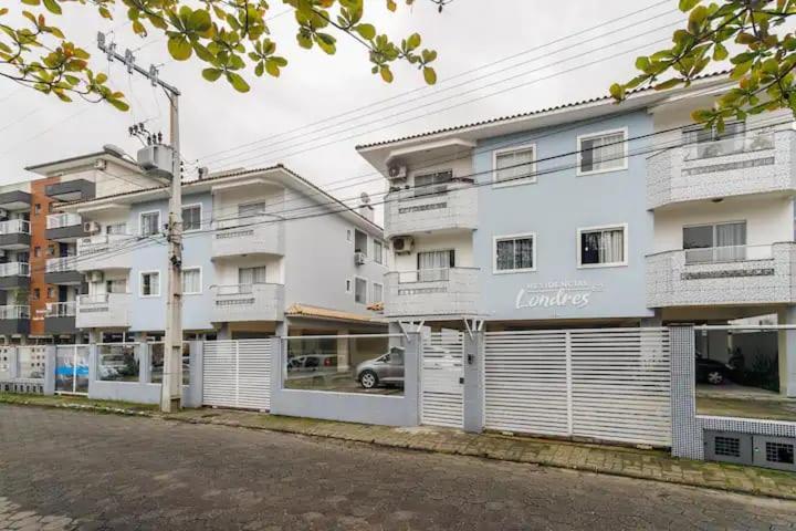 Self Check-In Wi-Fi , 2 Garagens, Home-Officce, Ar Quente E Frio Florianópolis Eksteriør bilde